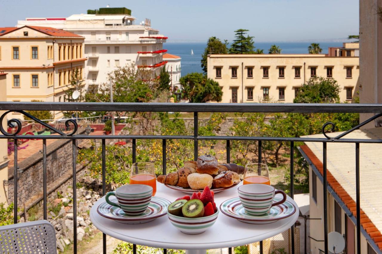 Appartamento The Literary House Sorrento Esterno foto